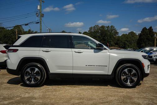 2022 Jeep Grand Cherokee 4xe Base