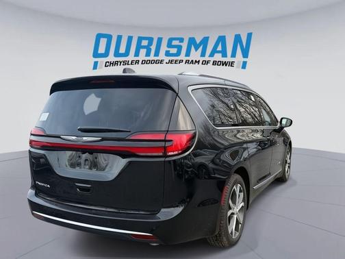 2026 Chrysler Pacifica L