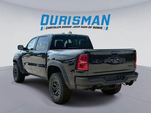 Diamond Black Crystal Pearlcoat 2026 RAM 1500 RHO Crew Cab 4x4 5'7' Box