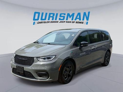 Ceramic Gray Clearcoat 2023 Chrysler Pacifica Hybrid Limited