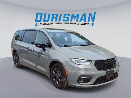 Ceramic Gray Clearcoat 2023 Chrysler Pacifica Hybrid Limited