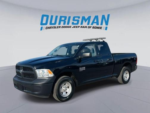 Diamond Black Crystal Pearlcoat 2023 RAM 1500 Tradesman