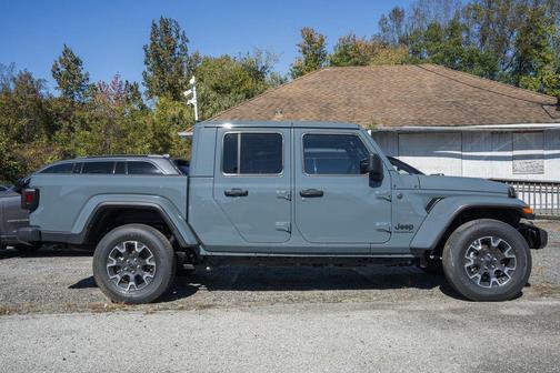 2025 Jeep Gladiator Sport S
