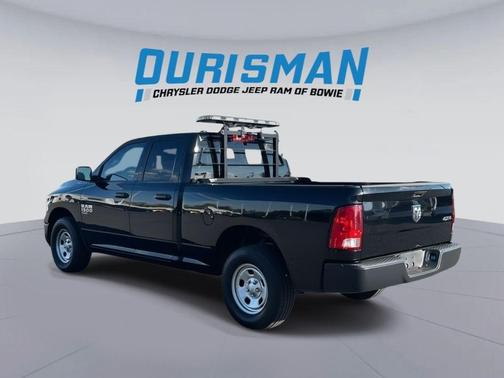 Diamond Black Crystal Pearlcoat 2023 RAM 1500 Tradesman