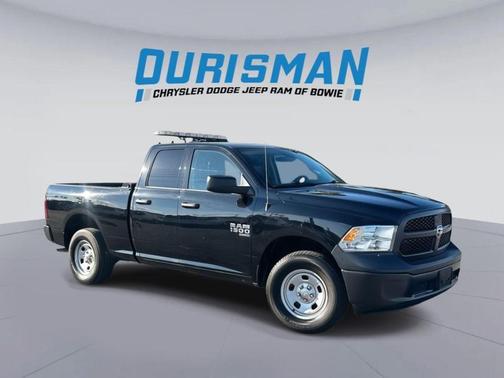 Diamond Black Crystal Pearlcoat 2023 RAM 1500 Tradesman
