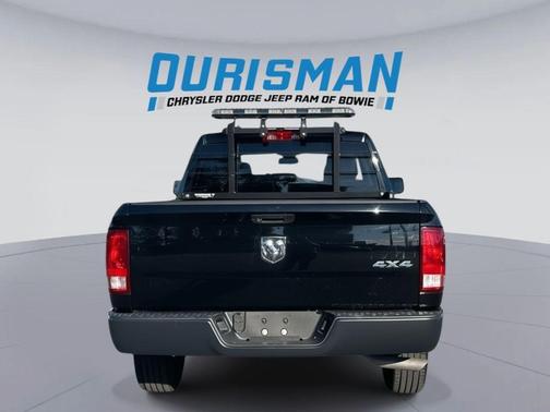 Diamond Black Crystal Pearlcoat 2023 RAM 1500 Tradesman