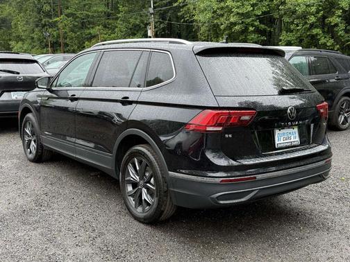 Deep Black Pearl 2022 Volkswagen Tiguan 2.0T SE 4MOTION