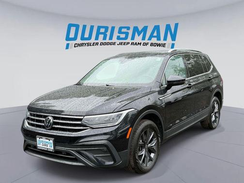 Deep Black Pearl 2022 Volkswagen Tiguan 2.0T SE 4MOTION
