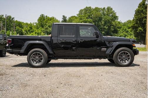 2023 Jeep Gladiator Overland