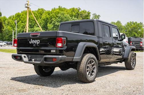 2023 Jeep Gladiator Overland