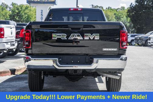 2025 RAM 2500 Tradesman Crew Cab 4x4 8' Box