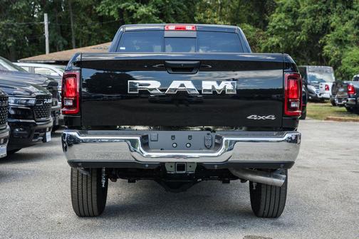 2025 RAM 2500 Tradesman Crew Cab 4x4 8' Box