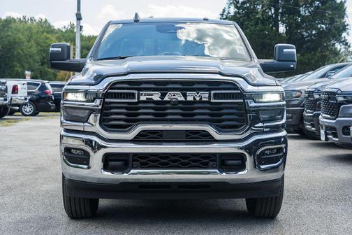 2025 RAM 2500 Tradesman Crew Cab 4x4 8' Box