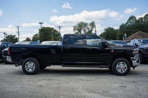 2025 RAM 2500 Tradesman Crew Cab 4x4 8' Box