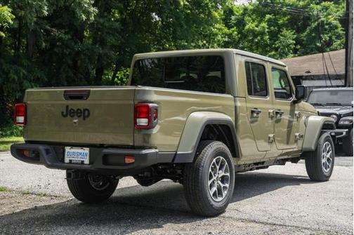 2025 Jeep Gladiator Sport S