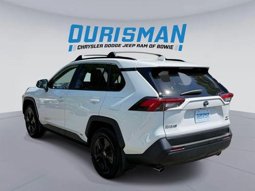 Ice Cap 2024 Toyota RAV4 Hybrid XLE