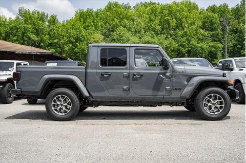 2025 Jeep Gladiator Sport S