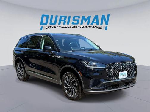 Infinite Black Metallic Clearcoat 2025 Lincoln Aviator Premiere