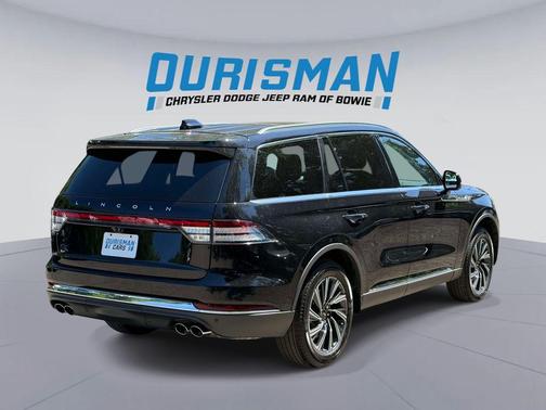 Infinite Black Metallic Clearcoat 2025 Lincoln Aviator Premiere
