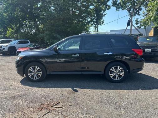 2019 Nissan Pathfinder SV