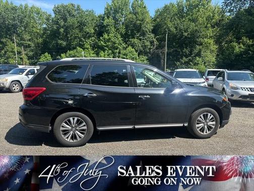 2019 Nissan Pathfinder SV