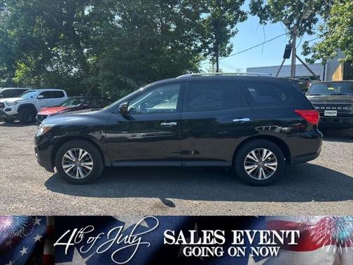 2019 Nissan Pathfinder SV
