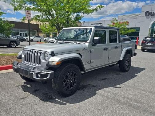 2023 Jeep Gladiator Overland