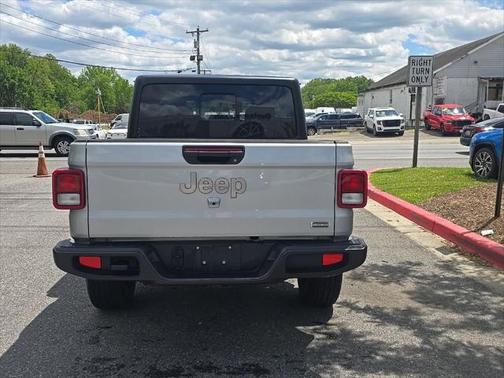 2023 Jeep Gladiator Overland