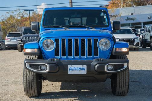 2022 Jeep Gladiator Overland