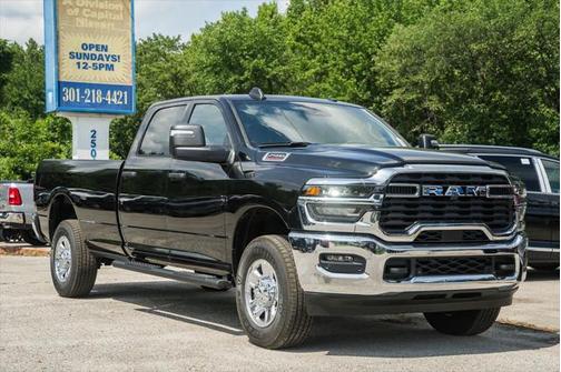 2025 RAM 2500 Tradesman Crew Cab 4x4 8' Box