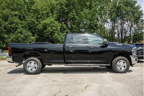 2025 RAM 2500 Tradesman Crew Cab 4x4 8' Box