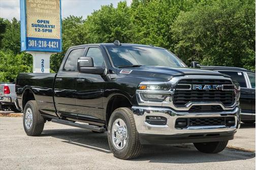 2025 RAM 2500 Tradesman Crew Cab 4x4 8' Box