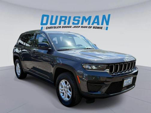 Baltic Gray Metallic Clearcoat 2022 Jeep Grand Cherokee Laredo