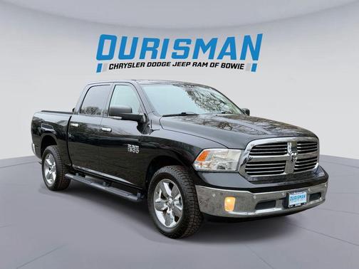 Brilliant Black Crystal Pearlcoat 2017 RAM 1500 Big Horn