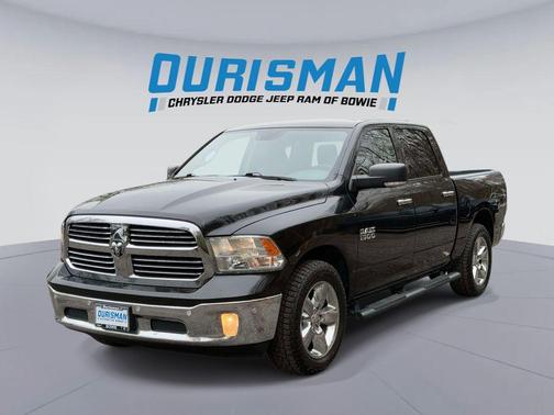 Brilliant Black Crystal Pearlcoat 2017 RAM 1500 Big Horn