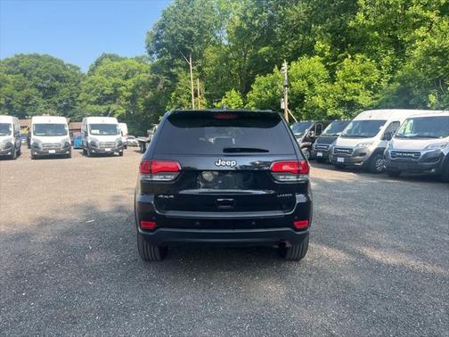 2022 Jeep Grand Cherokee Laredo