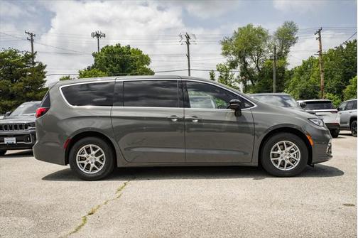 2025 Chrysler Pacifica L
