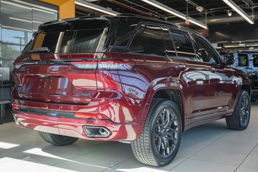 2025 Jeep Grand Cherokee Summit