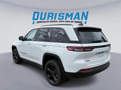 Bright White Clearcoat 2026 Jeep Grand Cherokee Limited