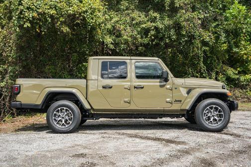 2025 Jeep Gladiator Sport S