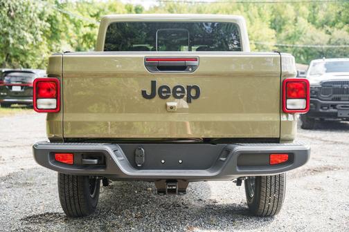 2025 Jeep Gladiator Sport S