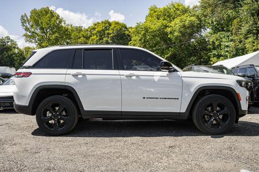 2022 Jeep Grand Cherokee Altitude