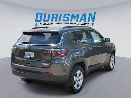 Granite Crystal Metallic Clearcoat 2019 Jeep Compass Latitude
