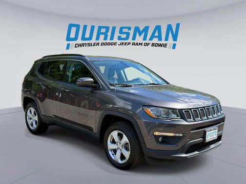 Granite Crystal Metallic Clearcoat 2019 Jeep Compass Latitude