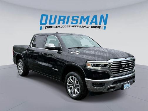 Diamond Black Crystal Pearlcoat 2023 RAM 1500 Longhorn
