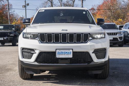 2025 Jeep Grand Cherokee Laredo