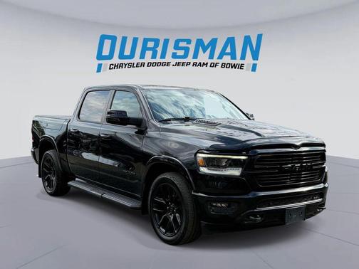 Diamond Black Crystal Pearlcoat 2021 RAM 1500 Laramie