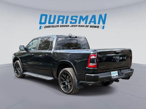 Diamond Black Crystal Pearlcoat 2021 RAM 1500 Laramie