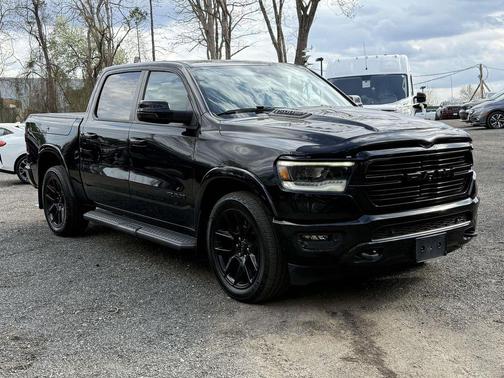 Diamond Black Crystal Pearlcoat 2021 RAM 1500 Laramie