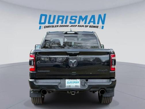 Diamond Black Crystal Pearlcoat 2021 RAM 1500 Laramie